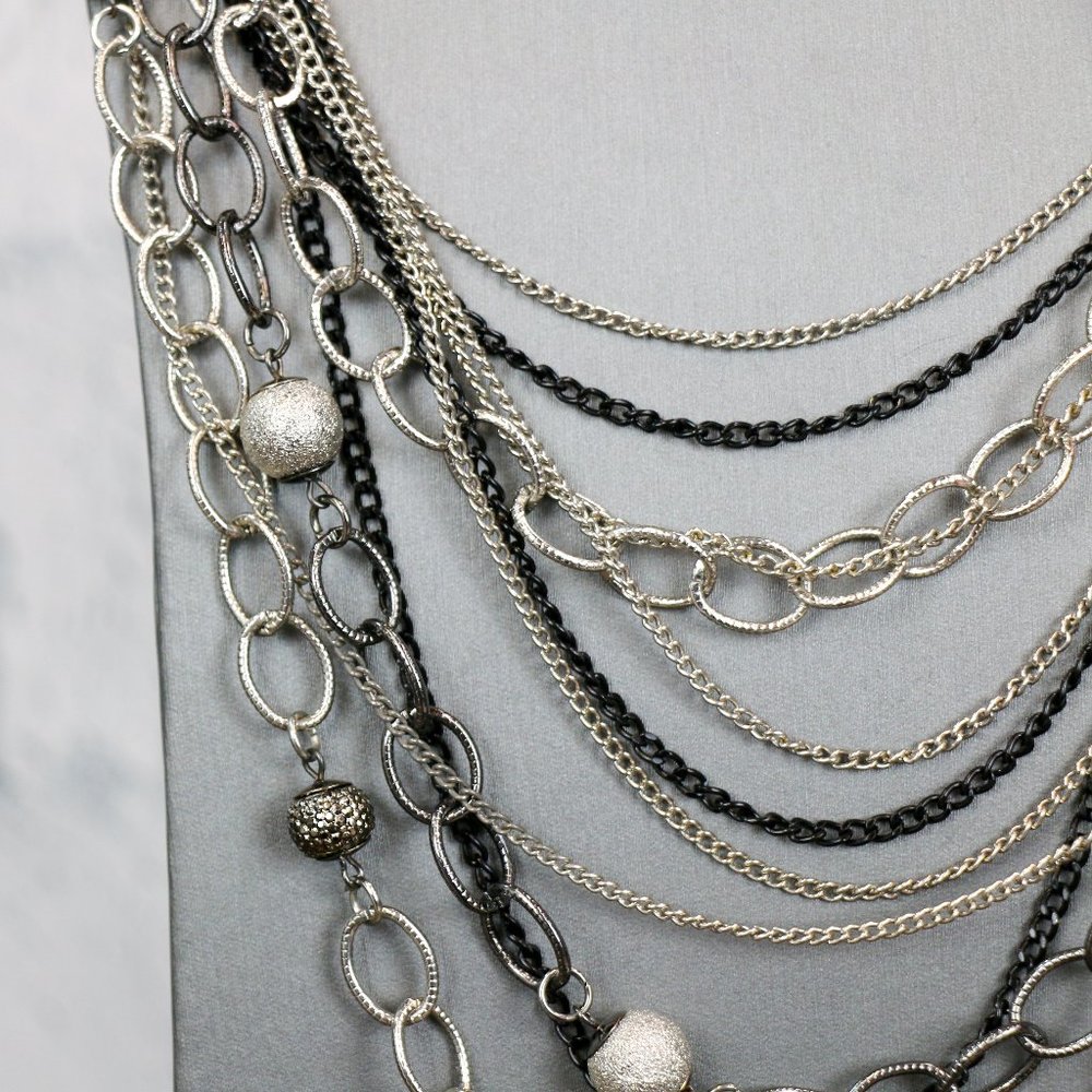 NWT New York and Company Multi-strand Necklace - Picture 2 of 8